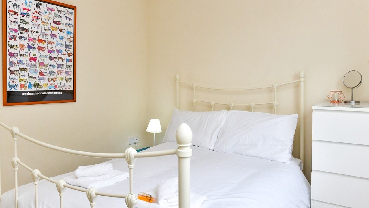 Photo of Bedroom in Barry