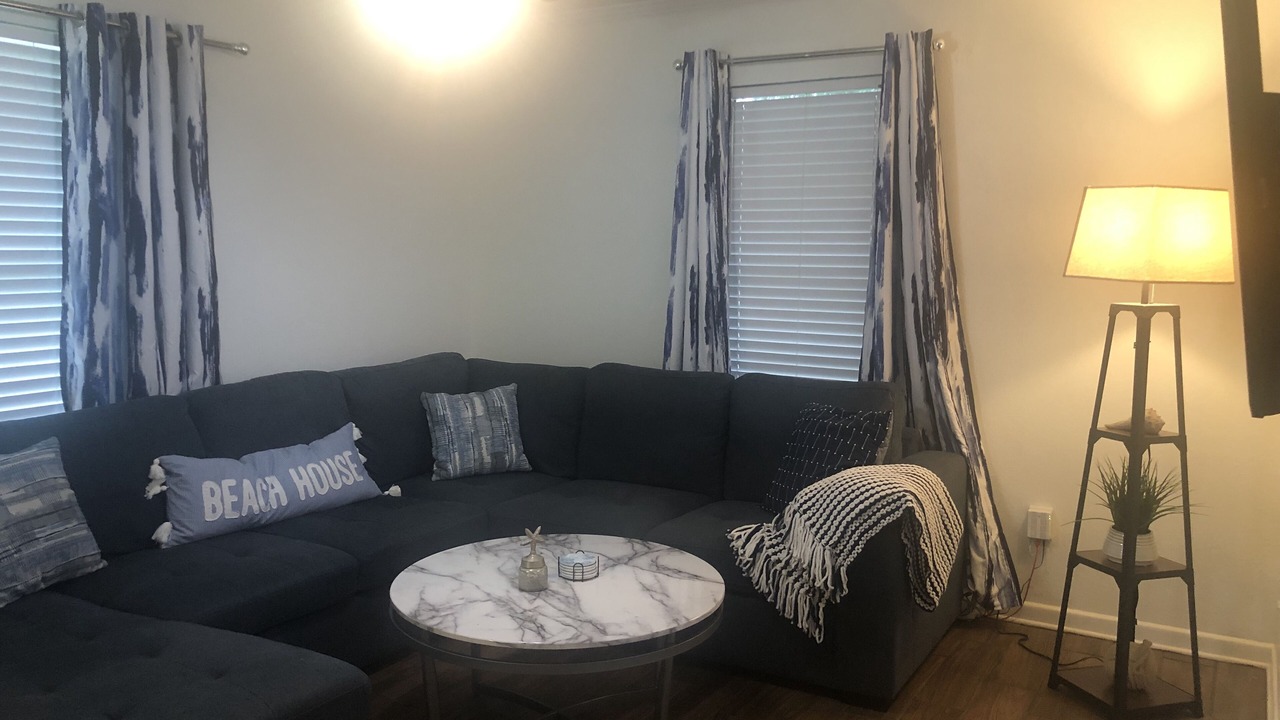 Photo of Livingroom in Bay Area