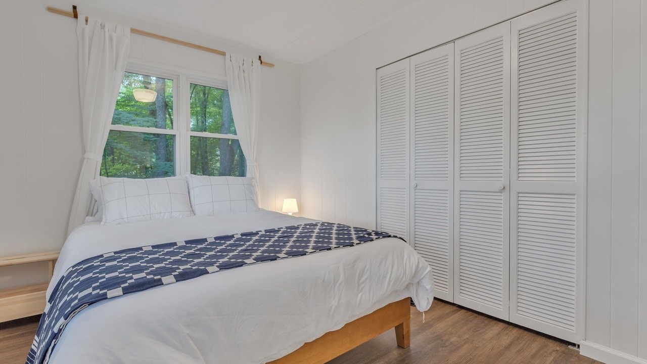 Photo of Bedroom in Walker-In-the-Hills