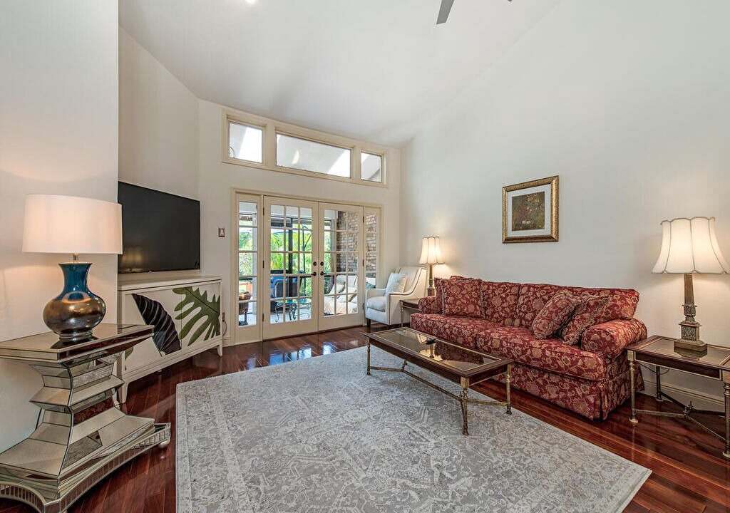 Photo of Livingroom in Park Shore