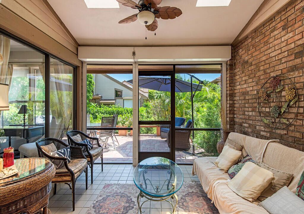 Photo of Livingroom in Park Shore