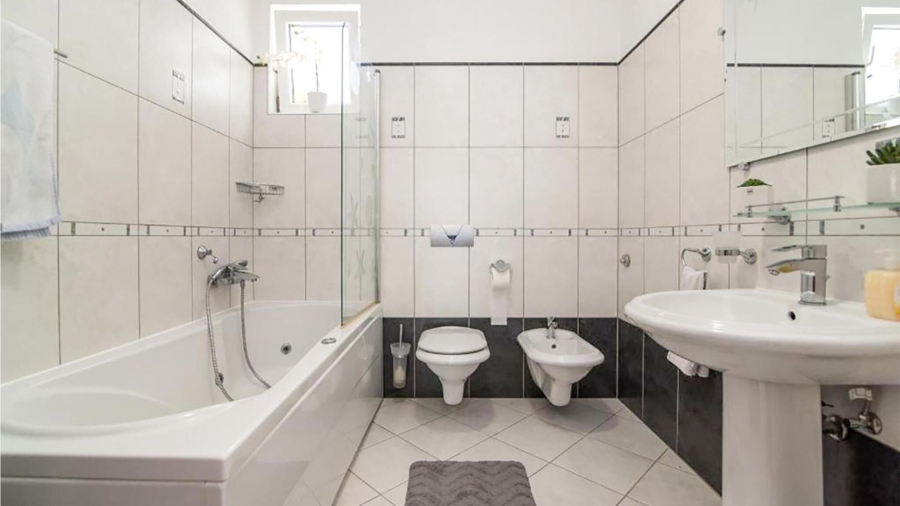 Photo of Bathroom in Sutivan
