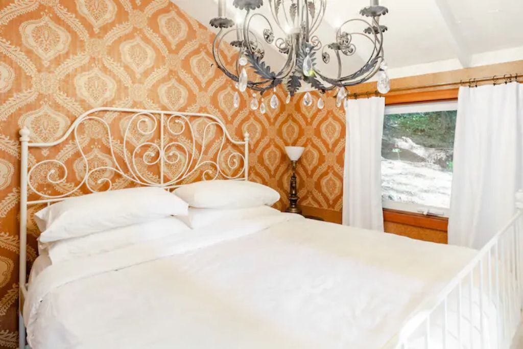 Photo of Bedroom in Guerneville