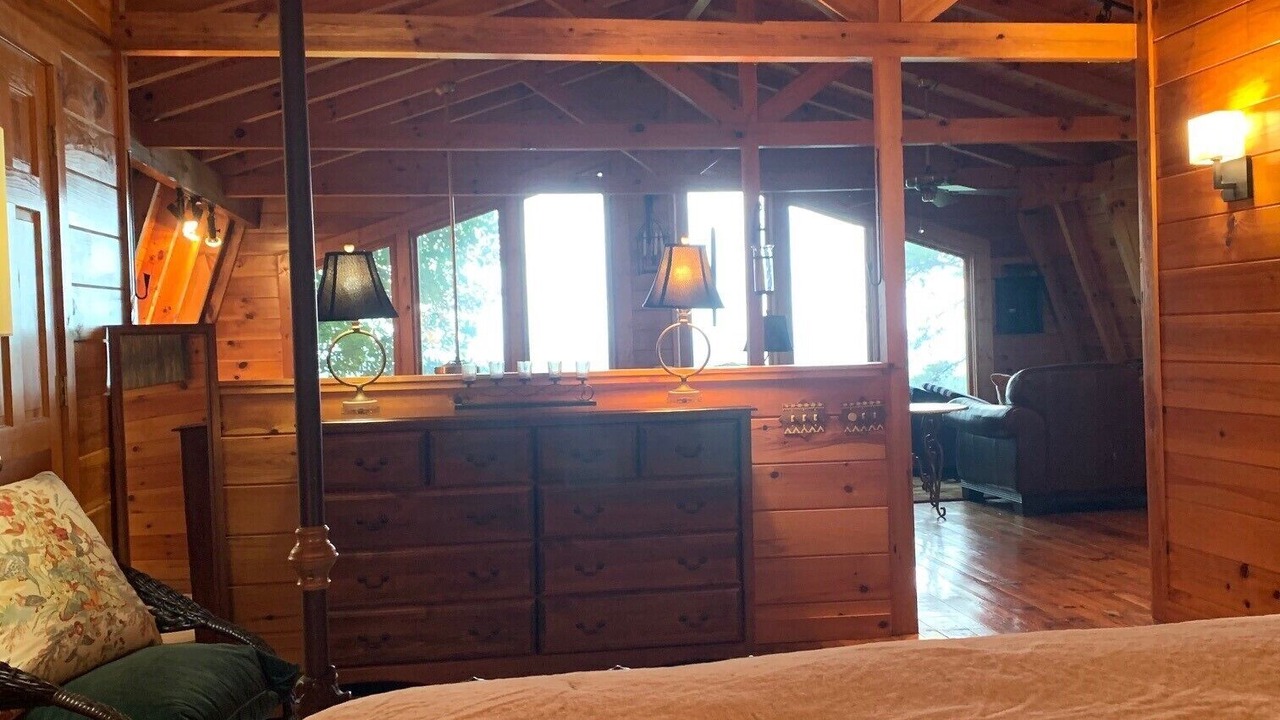 Photo of Bedroom in Tate