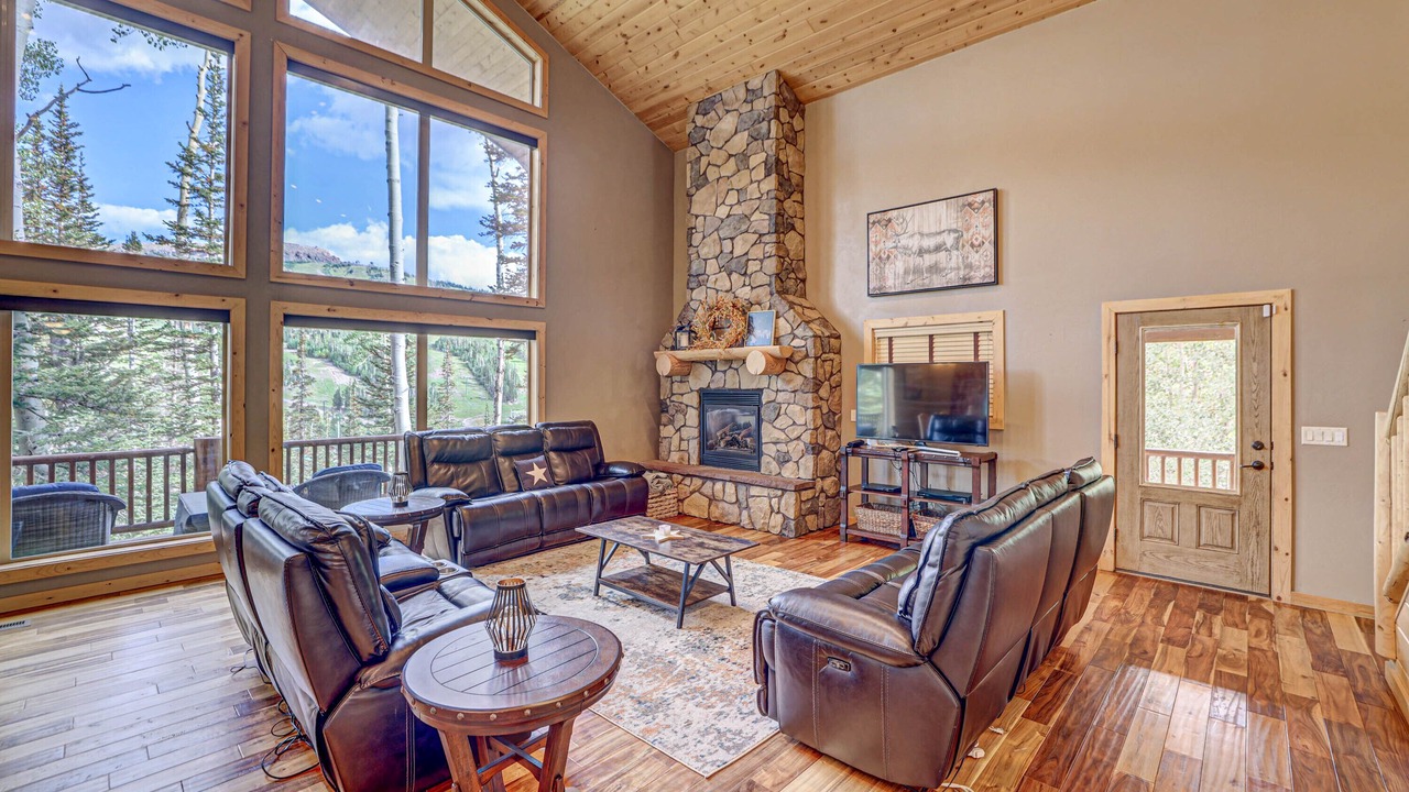 Photo of Livingroom in Brian Head