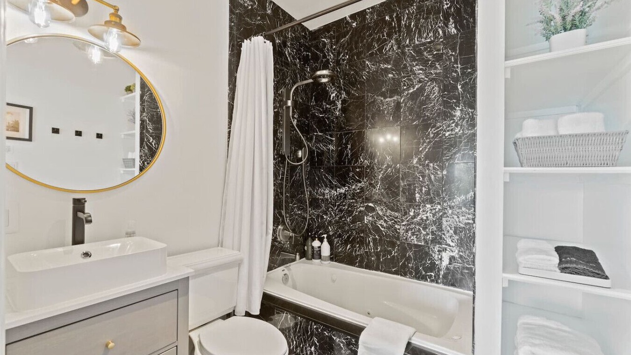 Photo of Bathroom in Shaw