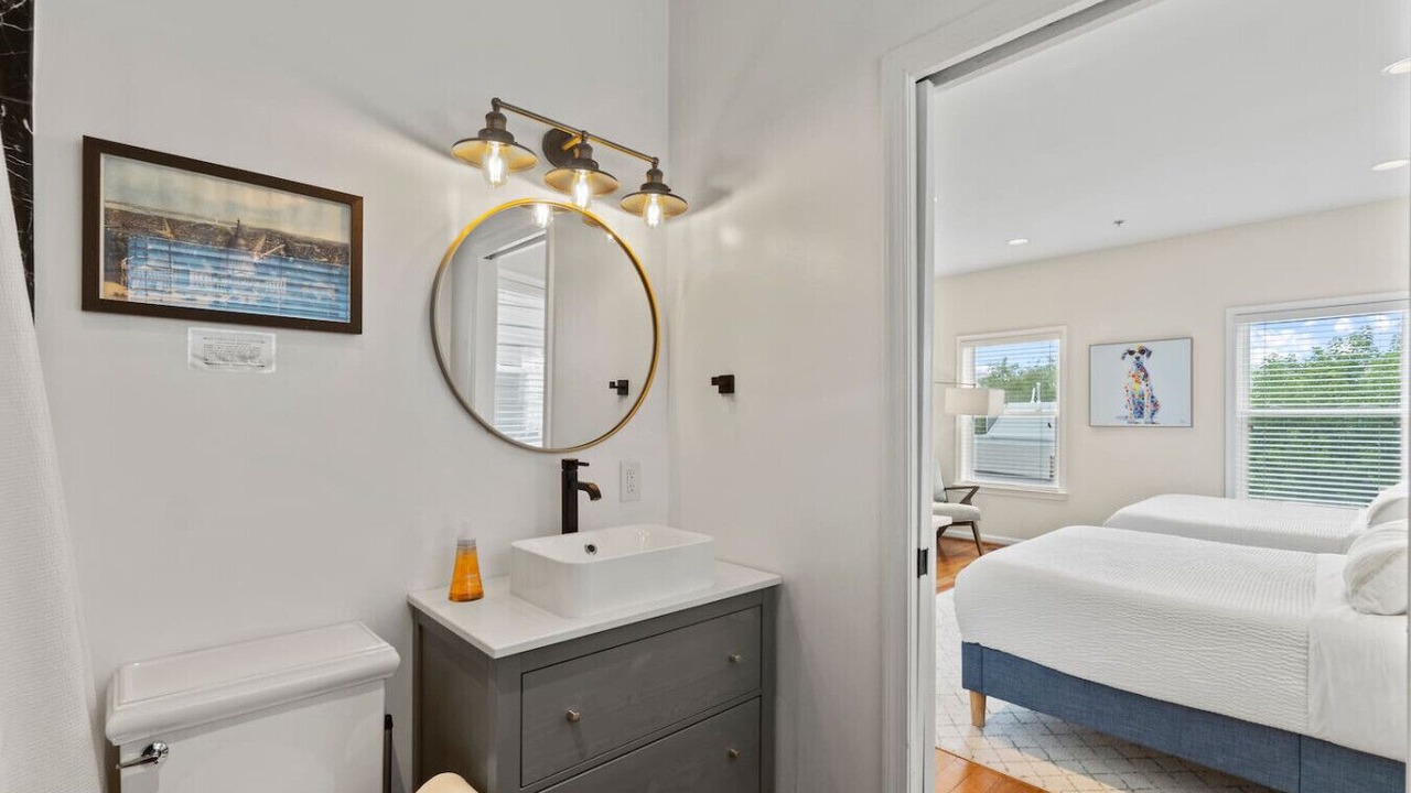Photo of Bathroom in Shaw