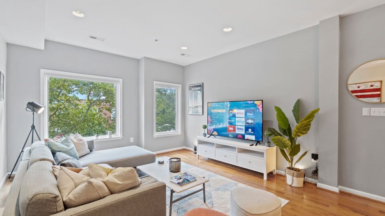Photo of Livingroom in Shaw
