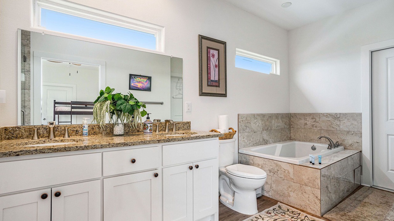 Photo of Bathroom in El Lago