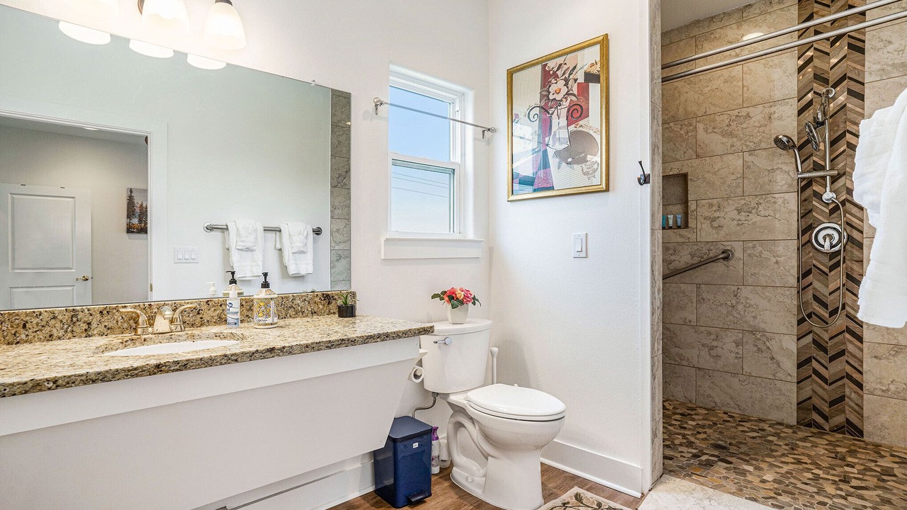 Photo of Bathroom in El Lago