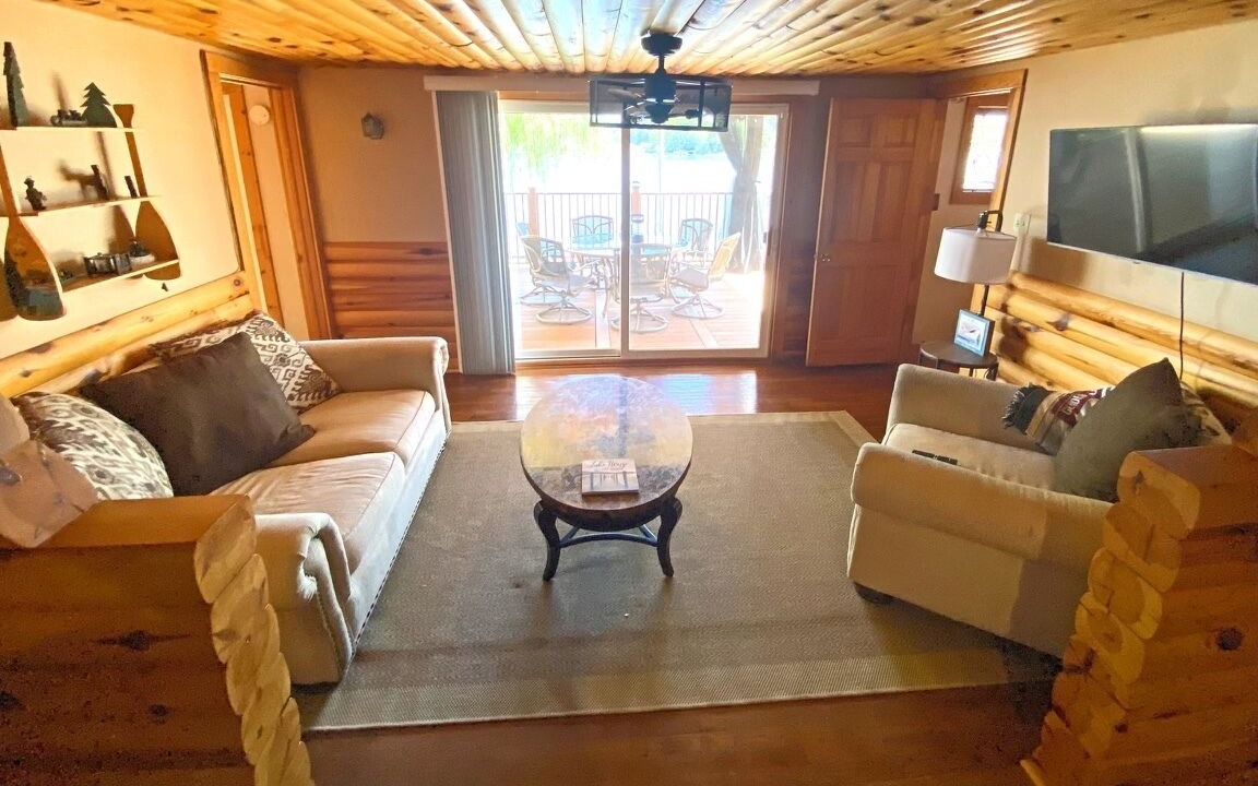 Photo of Livingroom in Burr Oak
