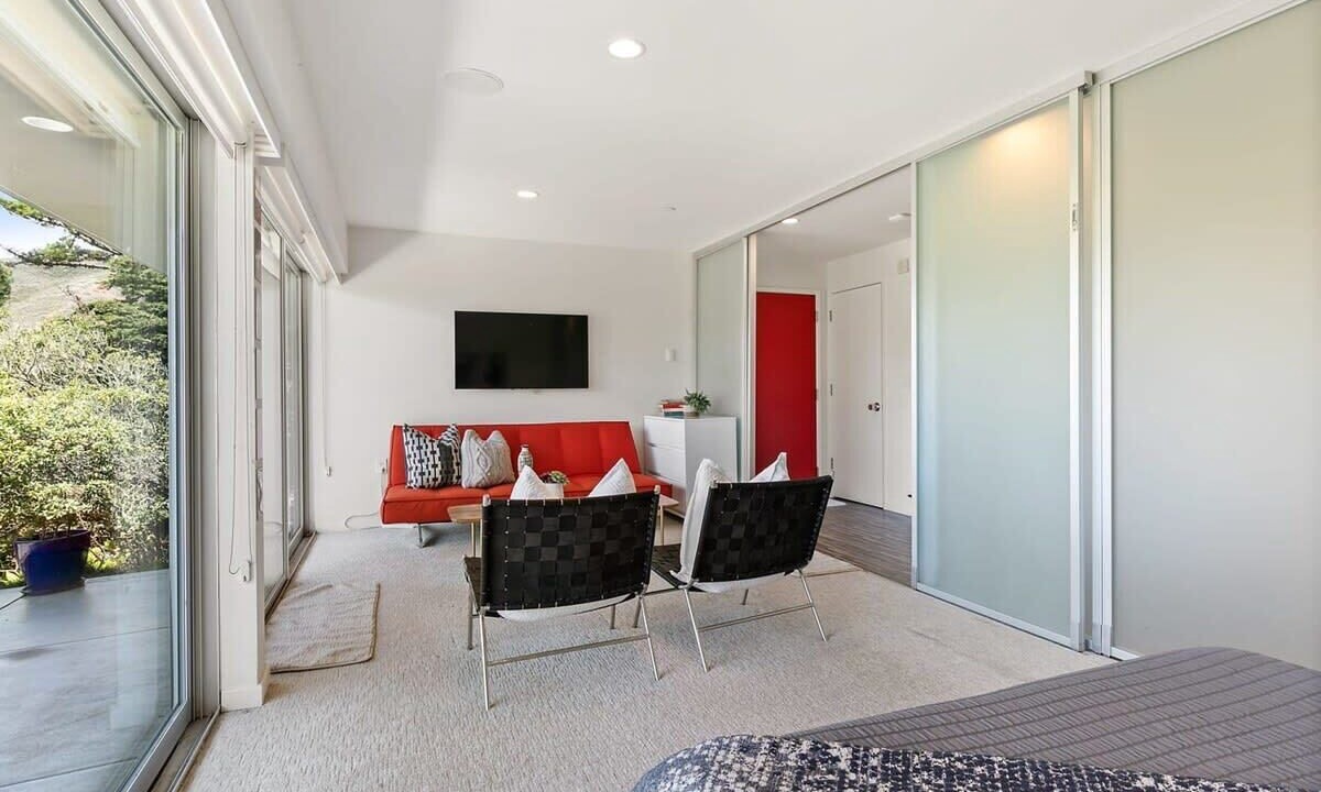 Photo of Livingroom in Sharp Park