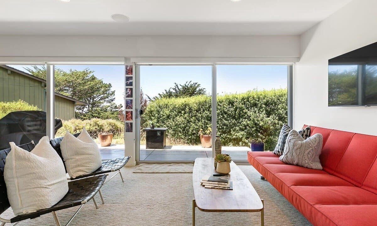 Photo of Livingroom in Sharp Park
