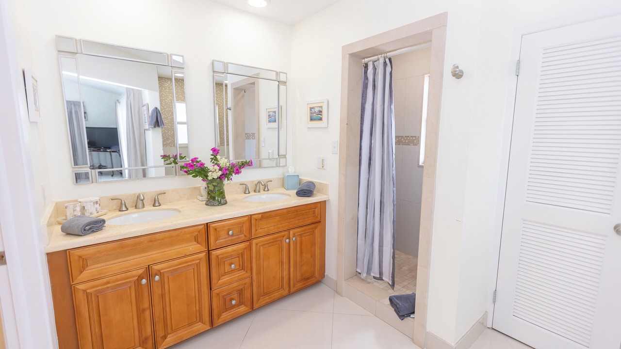 Photo of Bathroom in Rum Point