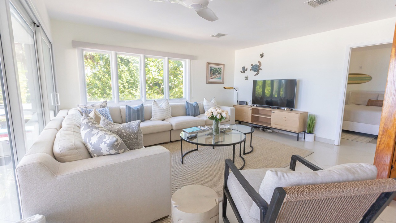 Photo of Livingroom in Rum Point