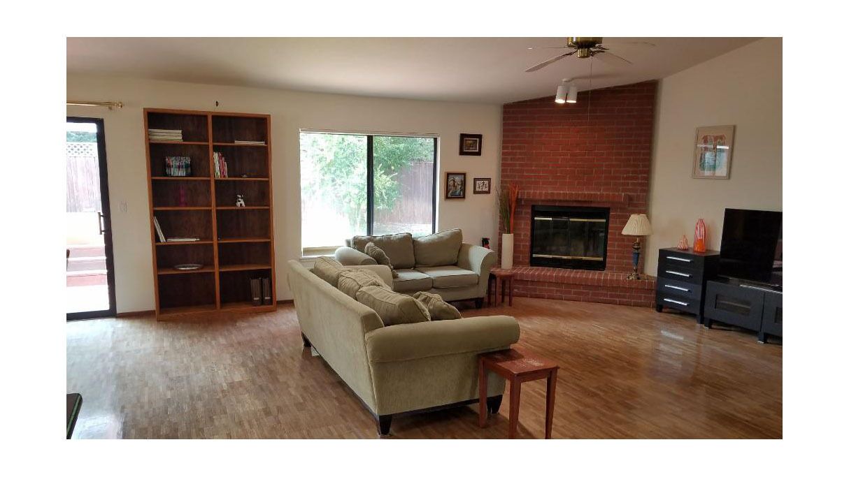 Photo of Livingroom in Davis