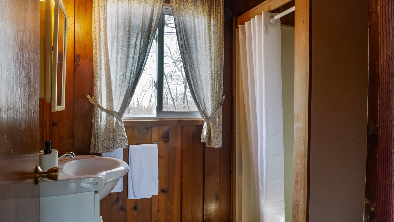 Photo of Bathroom in Port Severn