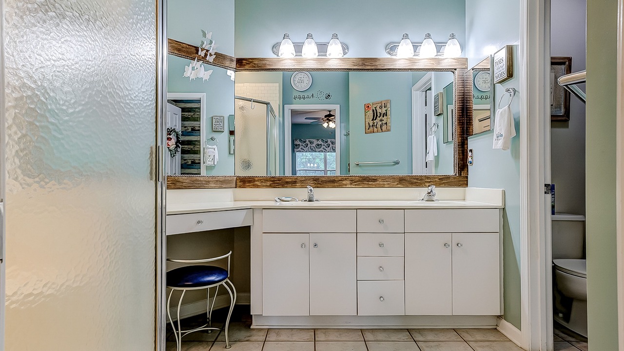 Photo of Bathroom in Red Hill