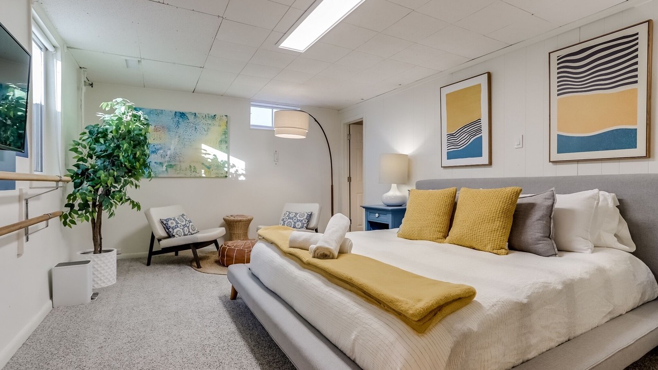 Photo of Bedroom in Aurora