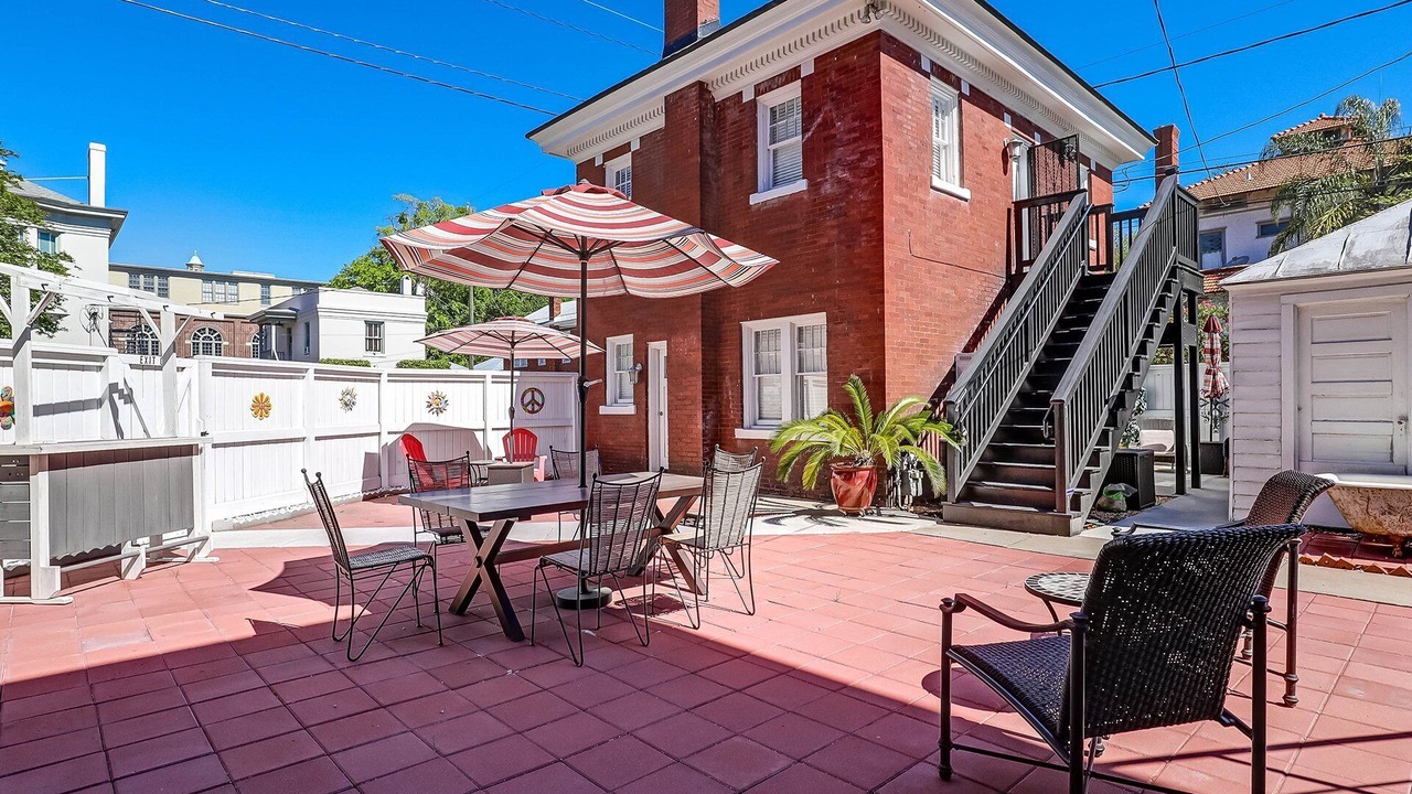 Photo of Outdoor in Thomas Square