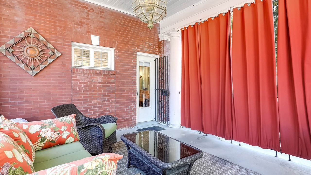 Photo of Patio Balcony in Thomas Square
