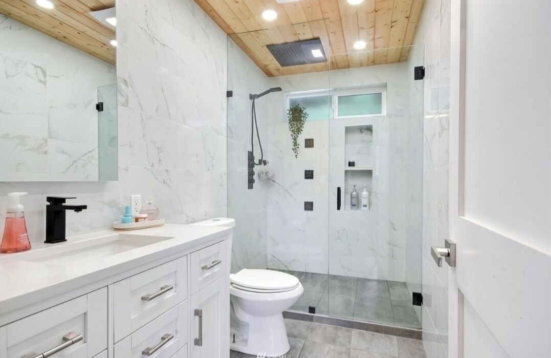 Photo of Bathroom in Paine Field-Lake Stickney