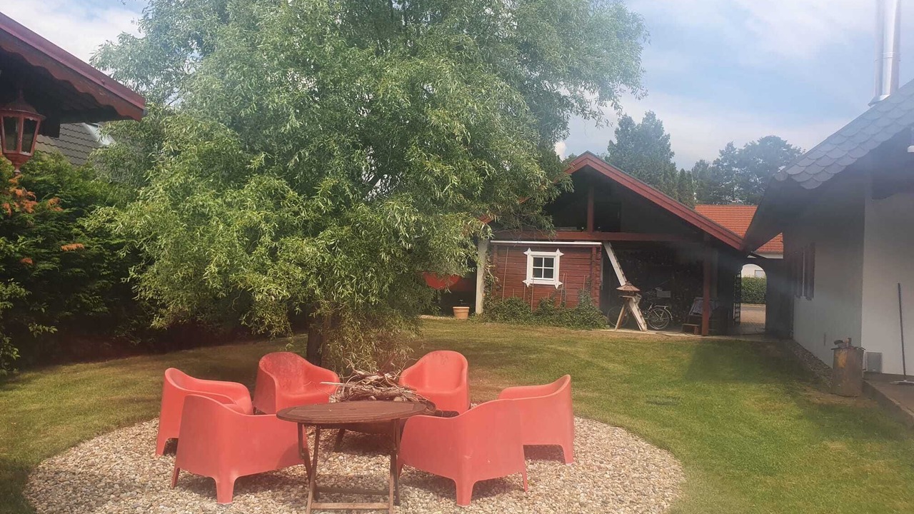 Photo of Outdoor in Maust