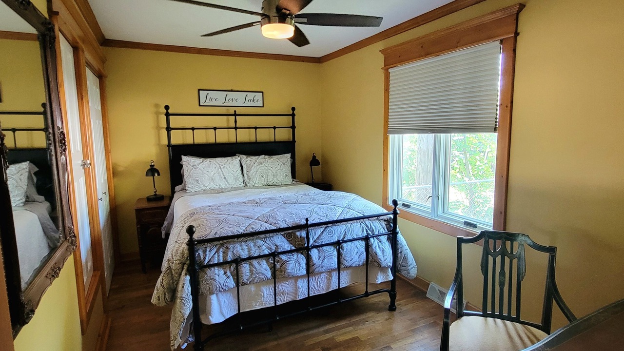Photo of Bedroom in Sunrise Beach