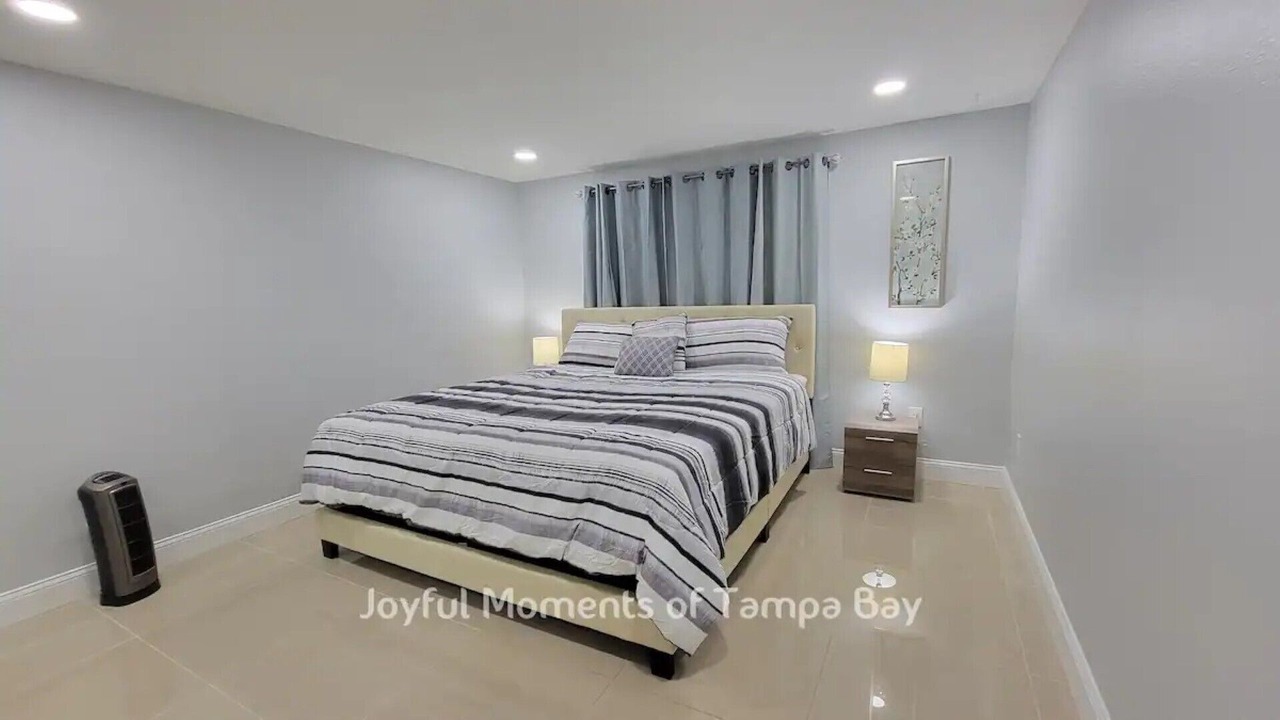 Photo of Bedroom in Town N County Park