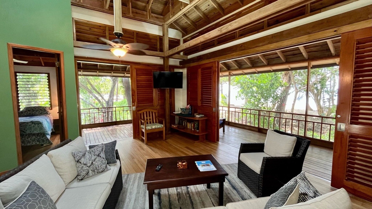 Photo of Livingroom in Palmetto Bay