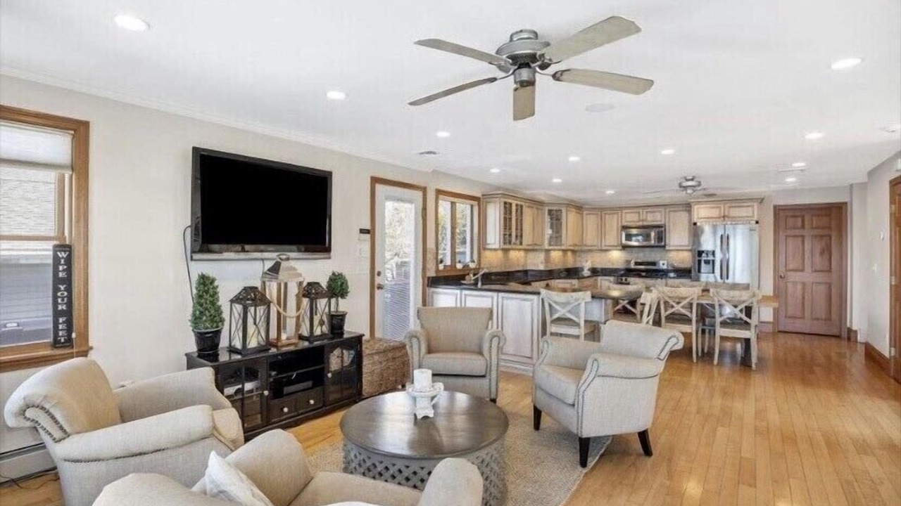 Photo of Livingroom in Buzzards Bay