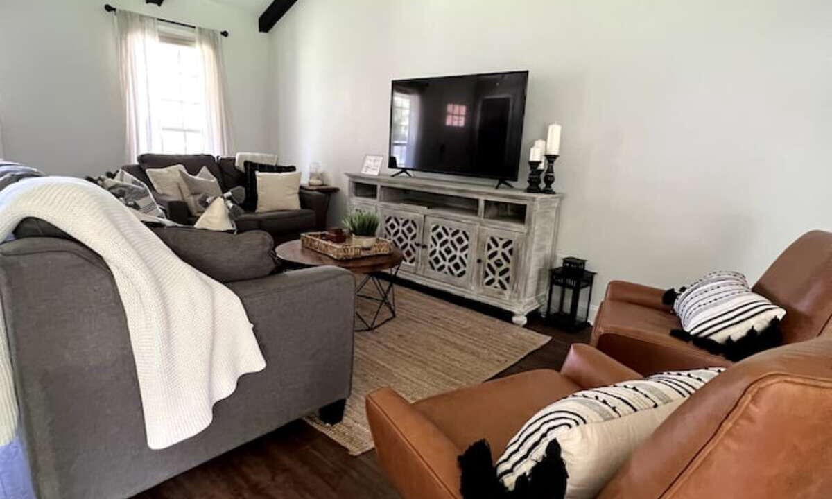 Photo of Livingroom in North Charleston