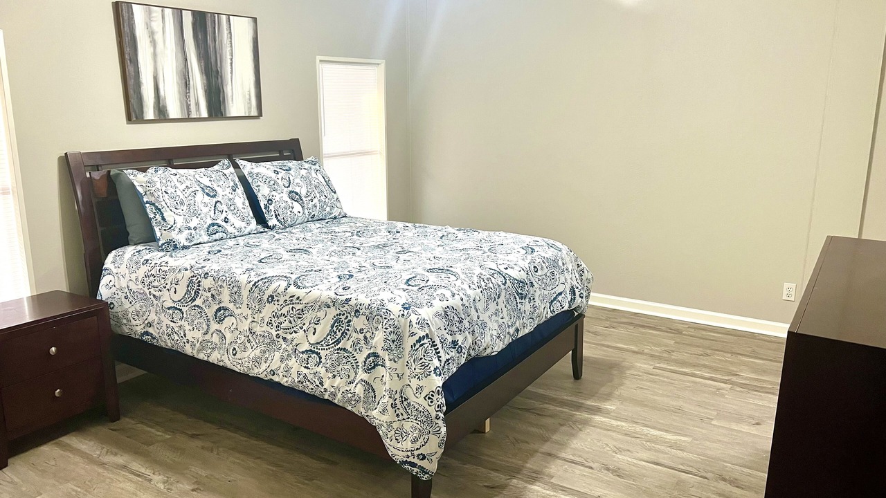 Photo of Bedroom in Sulphur