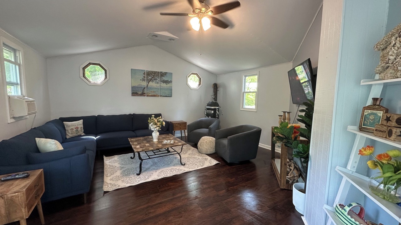 Photo of Livingroom in Lake Michigan Beach