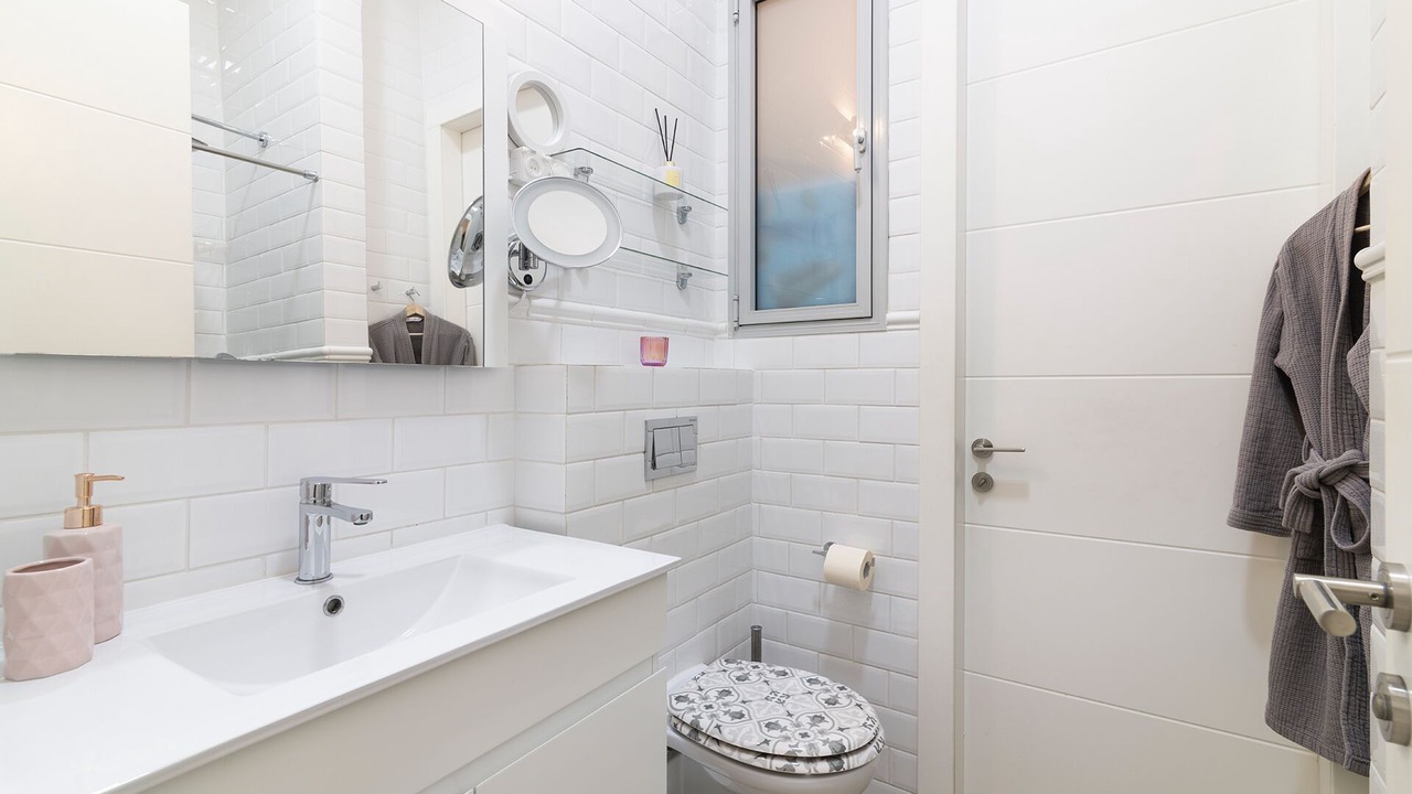 Photo of Bathroom in Kerem HaTeimanim