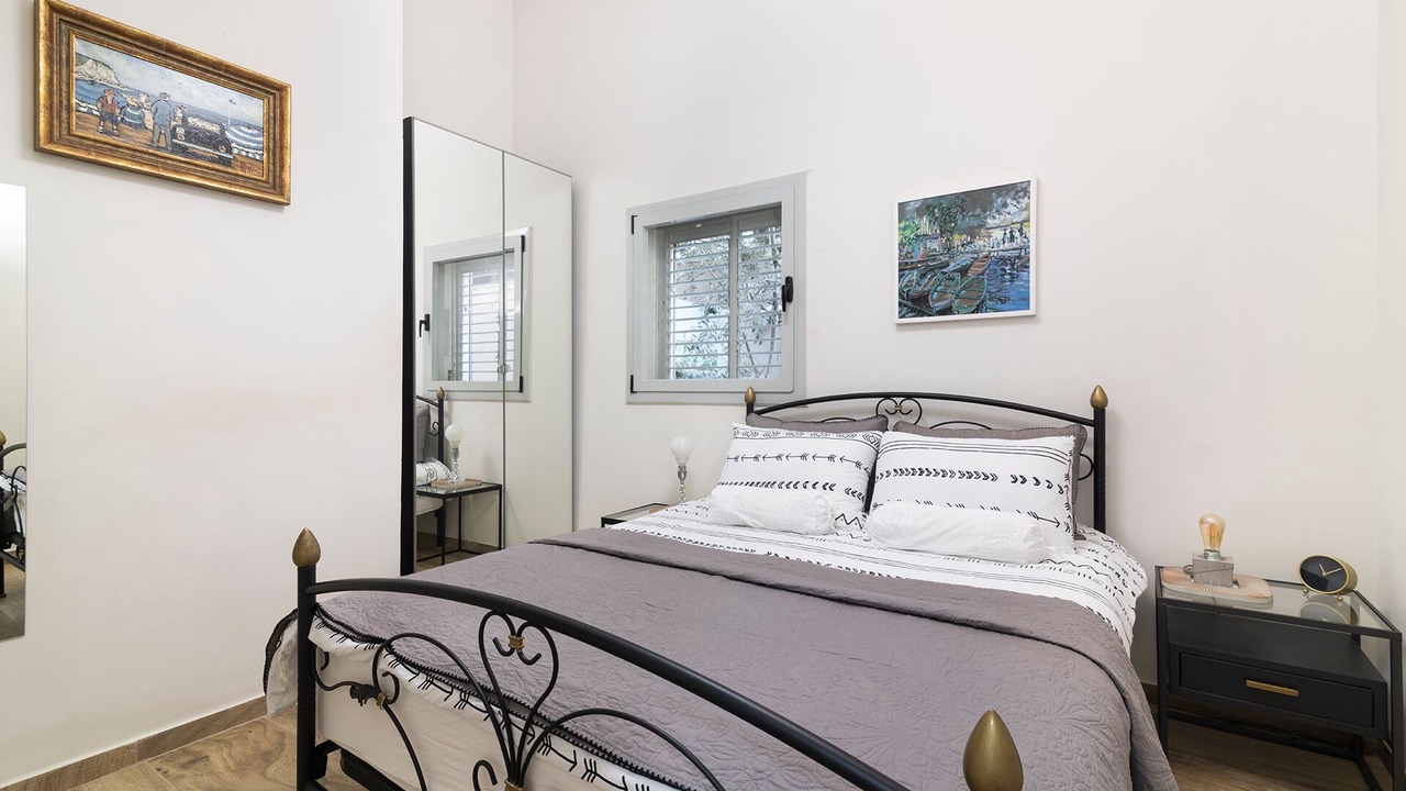 Photo of Bedroom in Kerem HaTeimanim