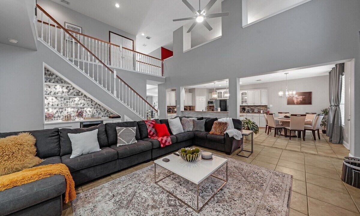 Photo of Livingroom in Spring