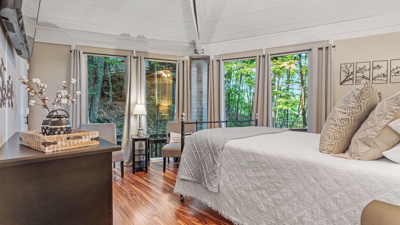 Photo of Bedroom in Big Canoe