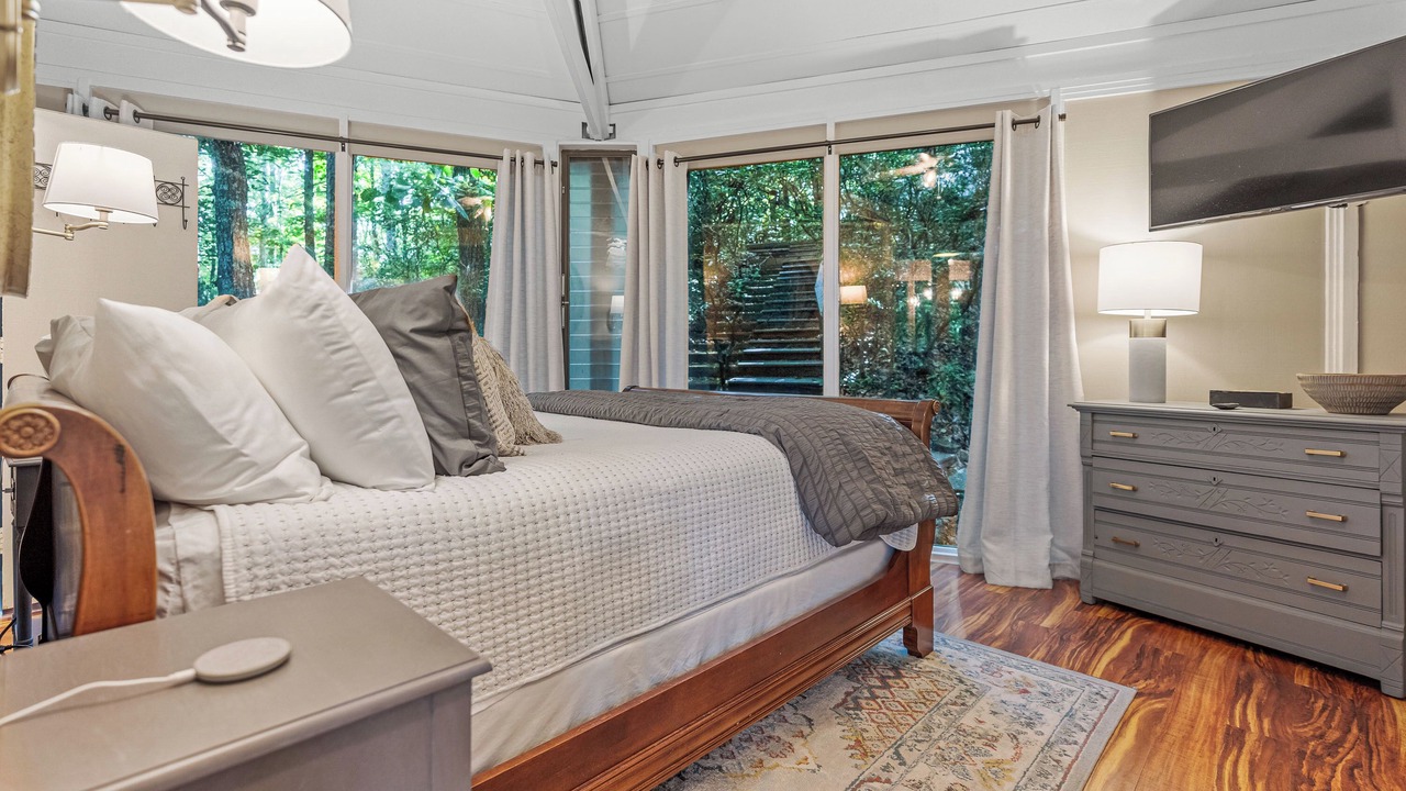 Photo of Bedroom in Big Canoe