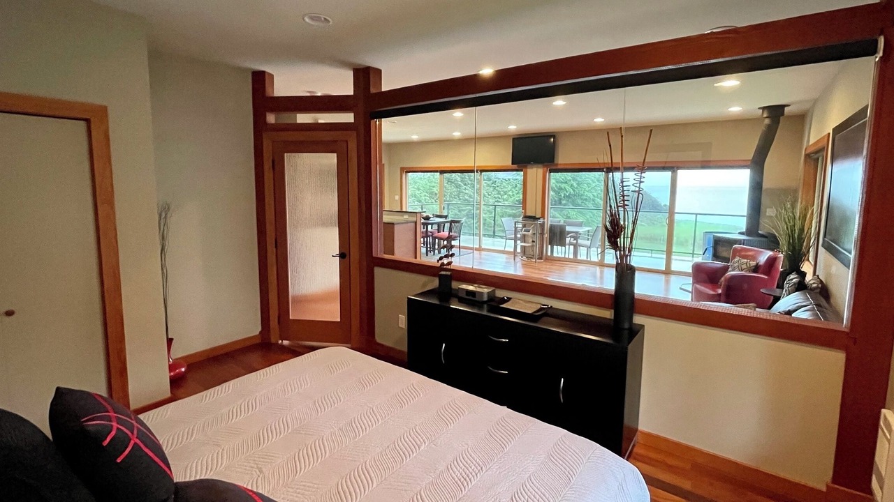 Photo of Bedroom in Otter Point