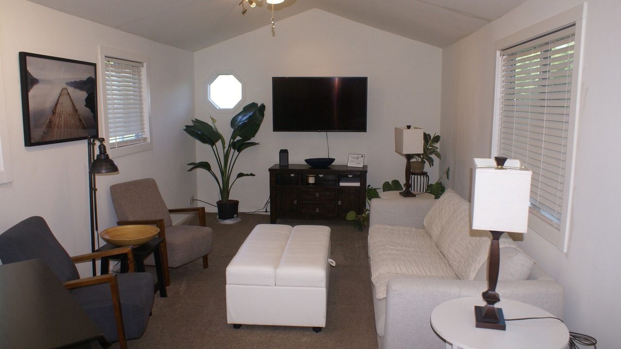 Photo of Livingroom in Aksarben - Elmwood Park