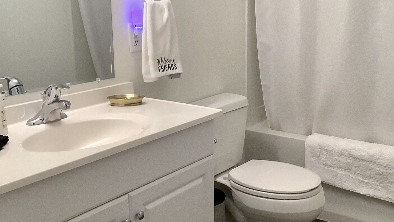 Photo of Bathroom in Aksarben - Elmwood Park