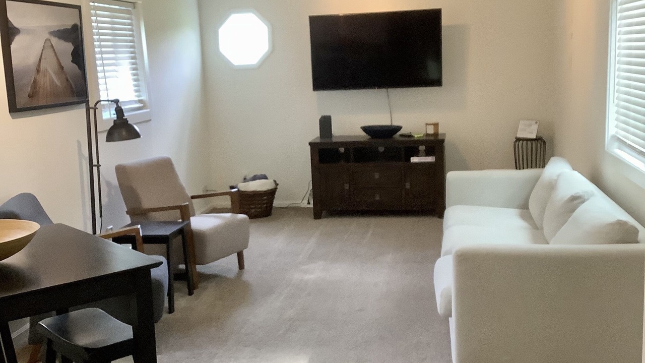 Photo of Livingroom in Aksarben - Elmwood Park
