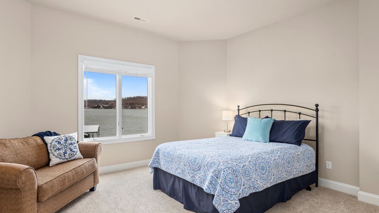 Photo of Bedroom in Roach