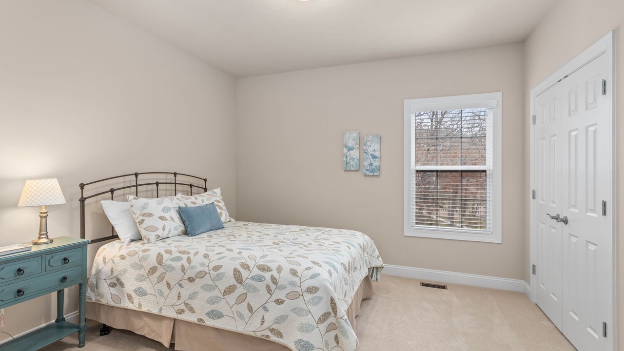 Photo of Bedroom in Roach