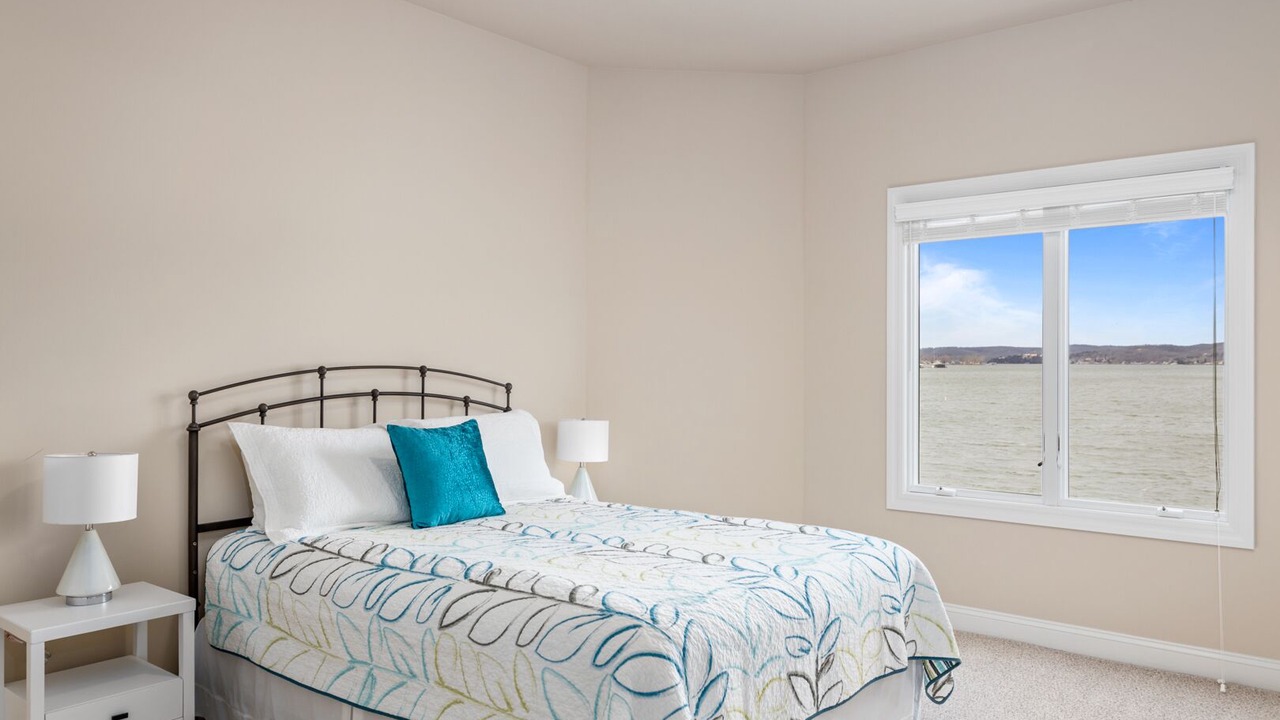 Photo of Bedroom in Roach
