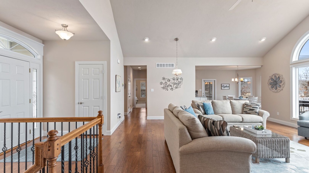 Photo of Livingroom in Roach