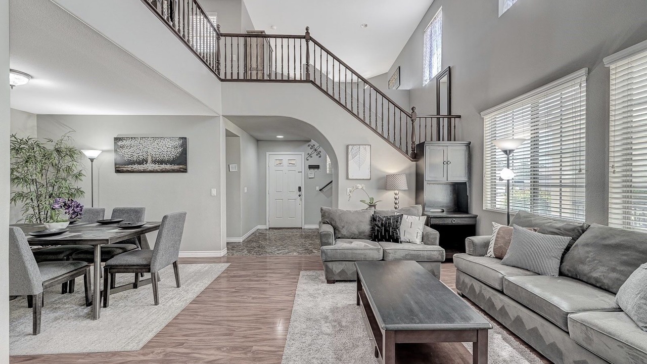 Photo of Livingroom in Silverado Ranch