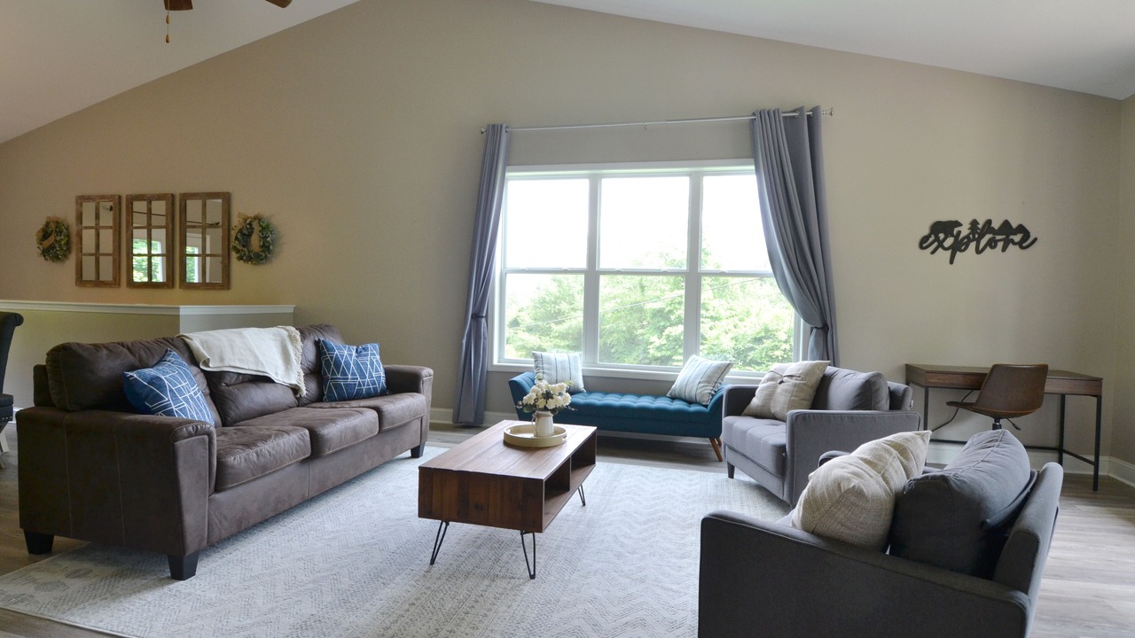 Photo of Livingroom in Mars Hill