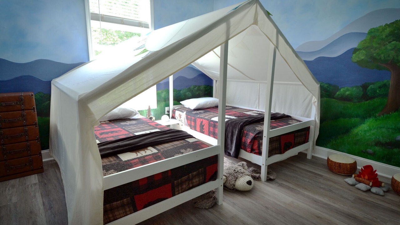 Photo of Bedroom in Mars Hill